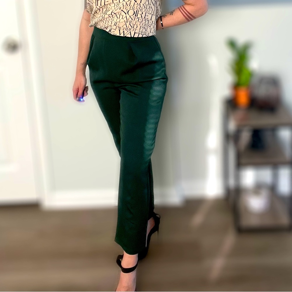Green straight leg ankle length dress pants size medium